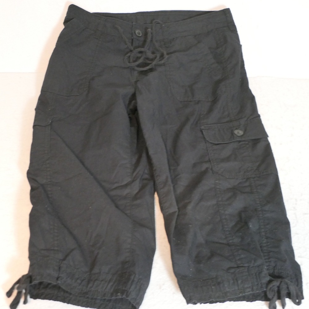 St John's Bay Women Cargo Capri Pants 8 Black Gorpcore Hiking Outdoor Minimalist